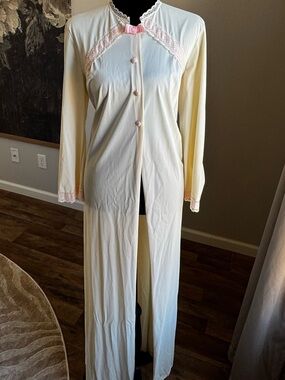 Vintage Vanity Fair Cream Long Button-Front Robe with Pink Trim